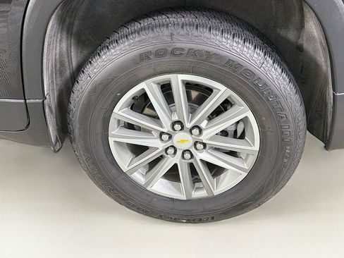 Used 2022 Chevrolet Traverse LT image 30