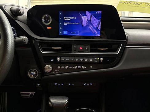 Used 2024 Lexus ES 350 F Sport w/ Accessory Package (Z2) FWD image 17