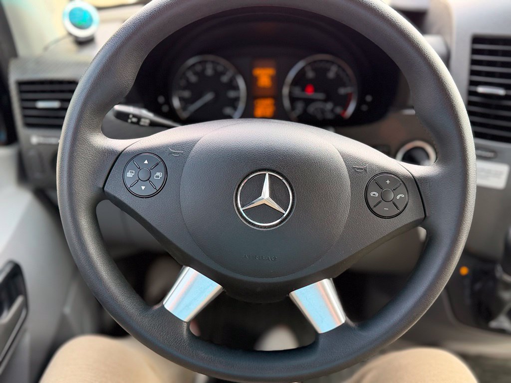 Used 2015 Mercedes-Benz Sprinter 3500 image 10