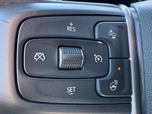 Used 2025 GMC Sierra 1500 SLT image 17