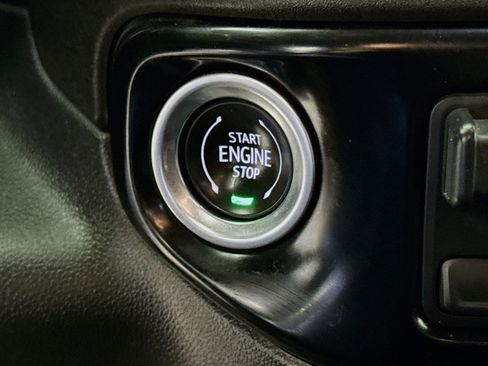 Used 2024 Chevrolet Silverado 2500 LT w/ Convenience Package image 21