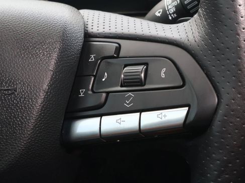 Used 2025 Cadillac XT4 Sport w/ Technology Package FWD image 29