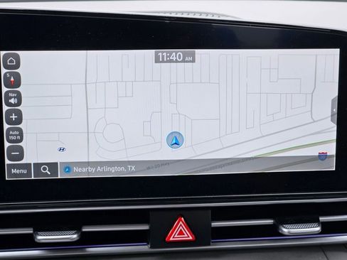 Used 2024 Hyundai Elantra SEL image 11