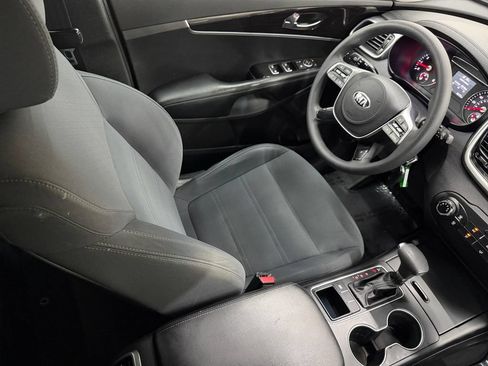 Used 2019 Kia Sorento FWD image 32