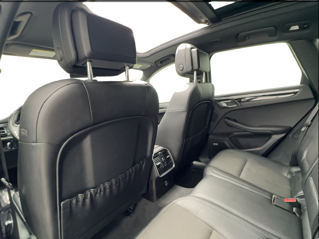 Used 2022 Porsche Macan AWD/4WD image 20