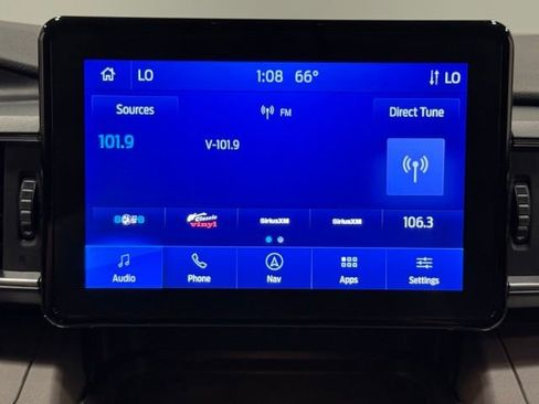 Used 2023 Ford Explorer XLT w/ Equipment Group 202A AWD/4WD image 29