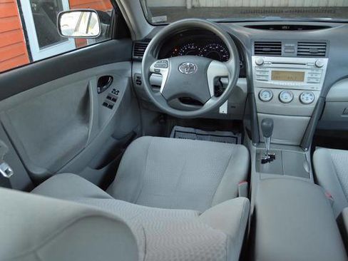 Used 2011 Toyota Camry LE image 39