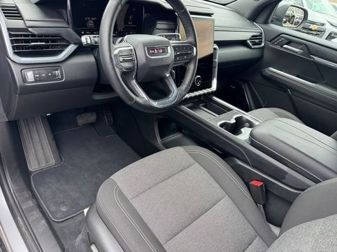 Certified 2025 GMC Acadia Elevation AWD/4WD image 15