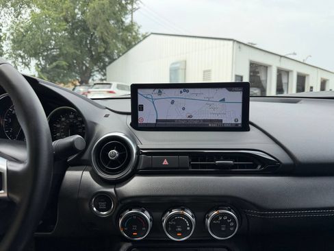 Used 2025 MAZDA MX-5 Miata Grand Touring RWD image 17
