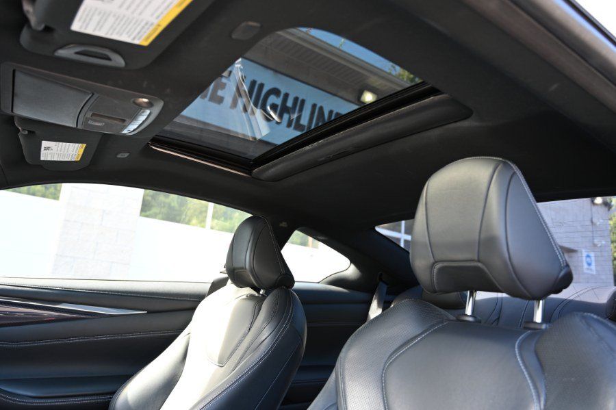 Used 2019 INFINITI Q60 Red Sport 400 w/ Cargo Package AWD/4WD image 7