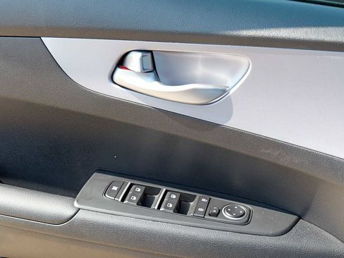 Certified 2024 Kia Forte LXS image 21