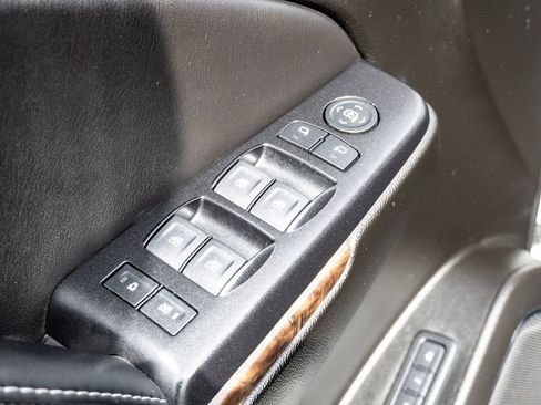 Used 2020 Chevrolet Tahoe LT RWD image 11
