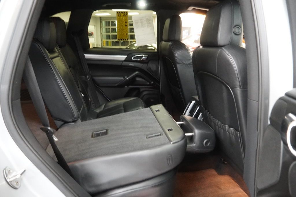 Used 2012 Porsche Cayenne AWD/4WD image 32