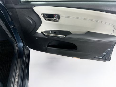 Used 2016 Toyota Avalon Limited FWD image 30