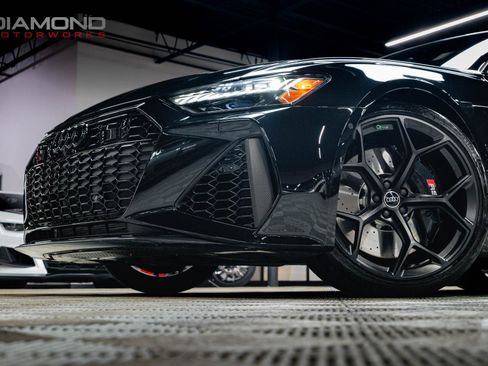 Used 2024 Audi RS 6 performance image 5