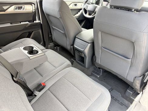 Used 2025 Ford Explorer Active RWD image 14