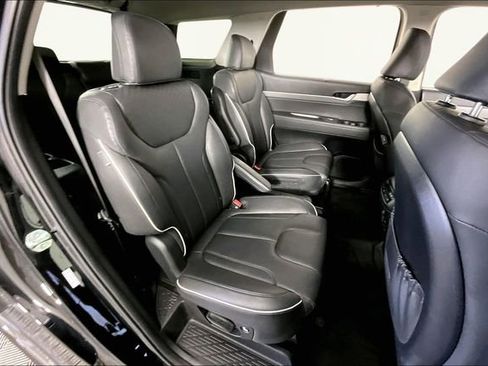 Used 2025 Hyundai Palisade SEL FWD image 24