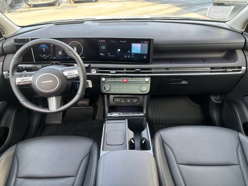 Used 2025 Hyundai Tucson Limited image 12