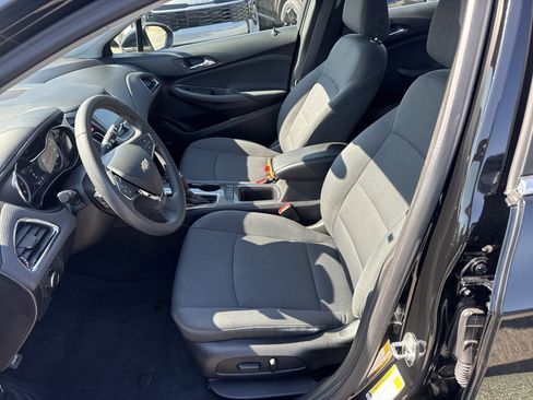 Used 2019 Chevrolet Cruze LT w/ Sun And Sound Package image 9