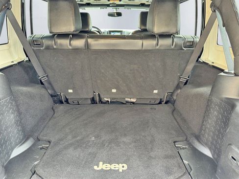 Used 2017 Jeep Wrangler Unlimited Sahara AWD/4WD image 19