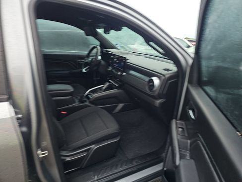 Used 2023 Chevrolet Colorado LT w/ LT Convenience Package II RWD image 7