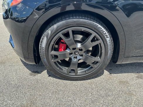 Used 2021 Maserati Levante AWD/4WD image 35