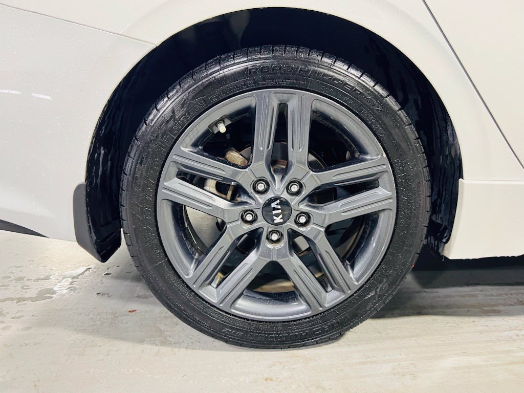 Used 2020 Kia Forte GT-Line w/ GT-Line Premium Package FWD image 11