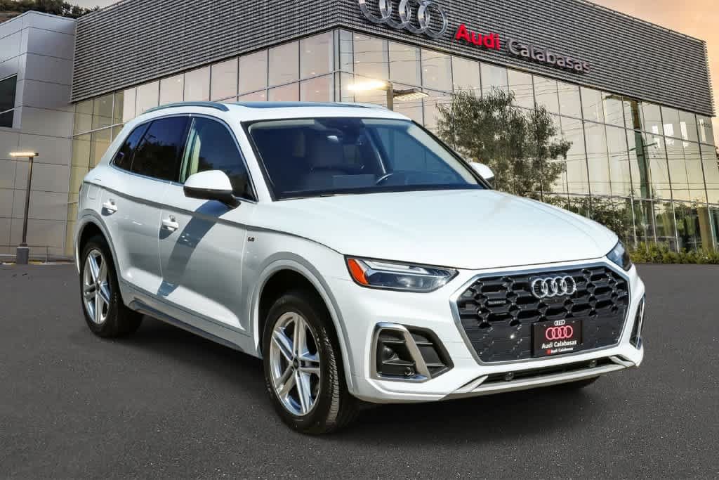 Used 2021 Audi Q5 e Premium Plus AWD/4WD image 3