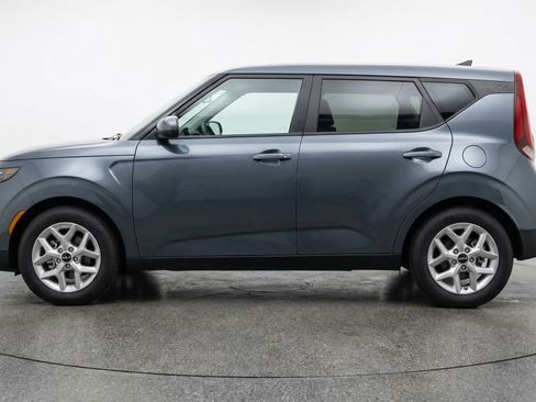 Used 2025 Kia Soul LX w/ LX Technology Package image 5