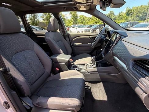 Used 2025 Subaru Forester Premium AWD/4WD image 37