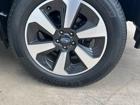 Used 2018 Subaru Forester 2.5i Premium AWD/4WD image 25