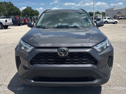 Used 2025 Toyota RAV4 XLE FWD image 9