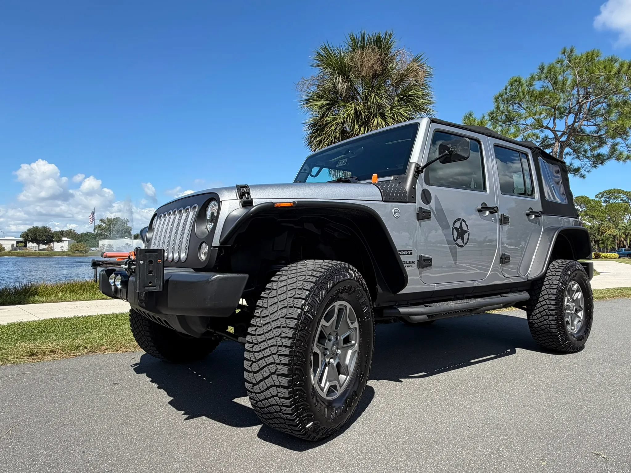 Used 2016 Jeep Wrangler Unlimited Sport w/ Connectivity Group AWD/4WD image 33