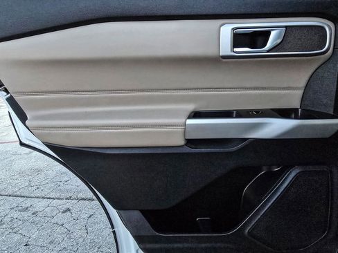 Used 2021 Ford Explorer XLT w/ Equipment Group 202A image 23