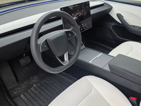 Used 2025 Tesla Model 3 Long Range RWD image 8
