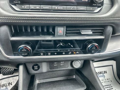 Certified 2024 Nissan Rogue SV FWD image 24