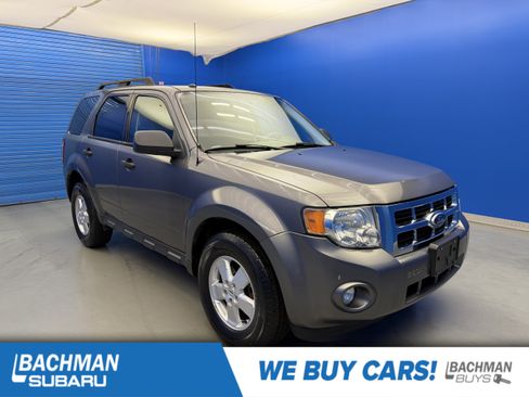 Used 2010 Ford Escape XLT FWD image 1