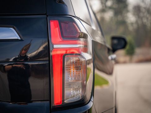 Used 2021 Chevrolet Tahoe LT image 17