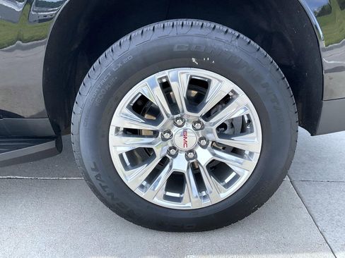 Used 2025 GMC Yukon XL Denali AWD/4WD image 24