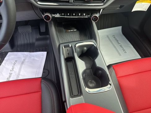 New 2025 Chevrolet Equinox EV RS w/ Convenience Package II image 17