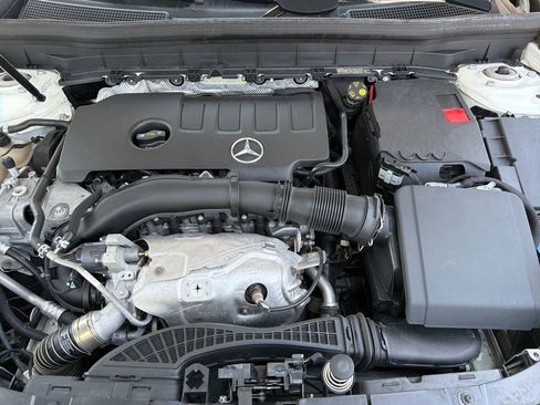 Used 2020 Mercedes-Benz GLB 250 4MATIC image 20