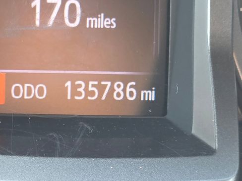 Used 2017 Toyota Tacoma Limited image 7