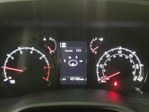 Used 2020 Toyota 4Runner SR5 Premium image 16