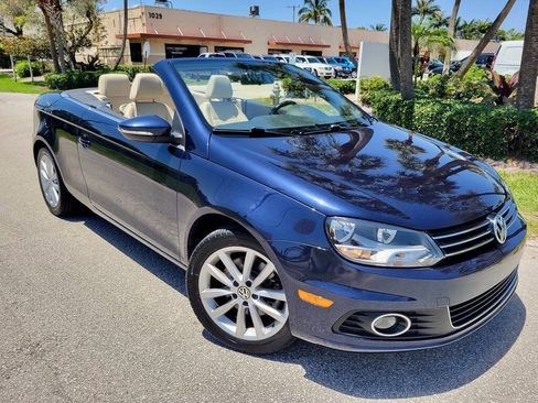 Used 2012 Volkswagen Eos Komfort FWD image 2