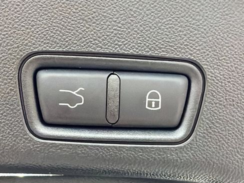 Certified 2024 Maserati Grecale GT image 13