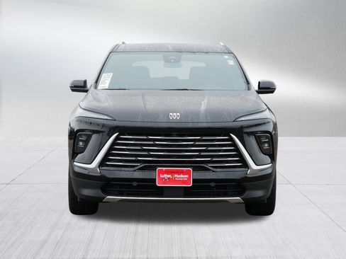 Used 2025 Buick Enclave Preferred image 2