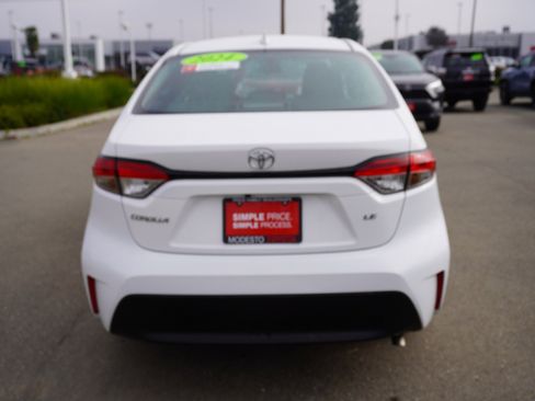 Used 2024 Toyota Corolla LE image 9