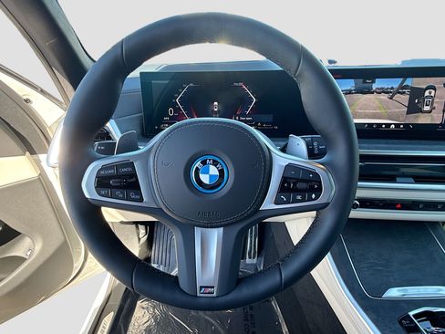 New 2026 BMW X5 xDrive50e w/ Executive Package image 41