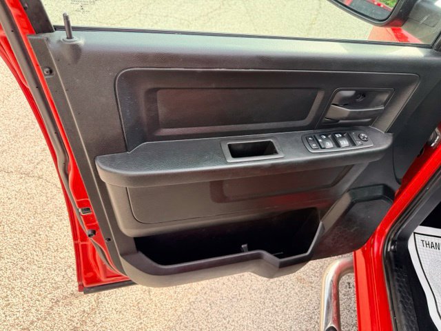 Used 2018 RAM 1500 Express AWD/4WD image 17