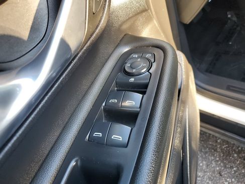 Used 2024 GMC Terrain SLE FWD image 17